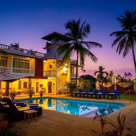 La Vaiencia Beach Resort, Morjim Exterior photo