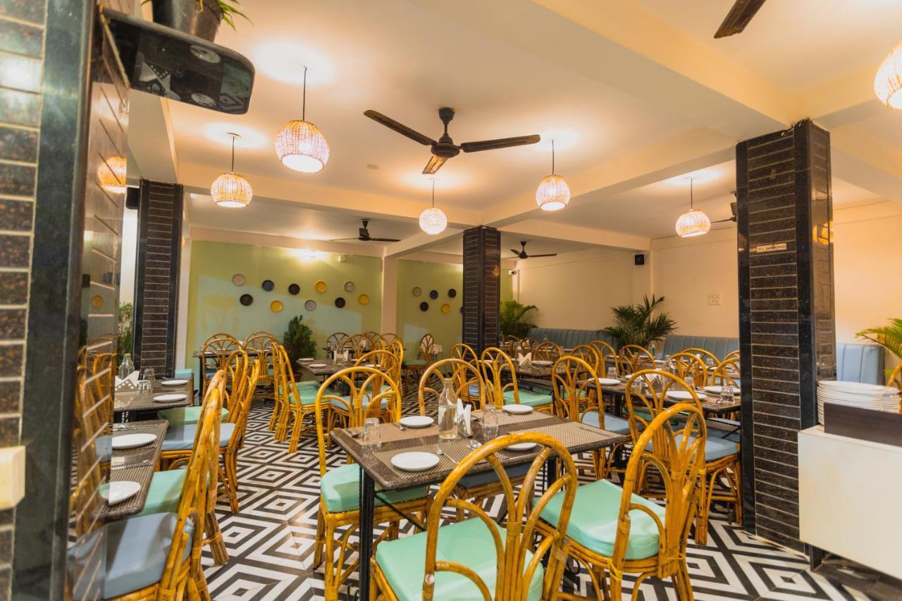 La Vaiencia Beach Resort, Morjim Exterior photo