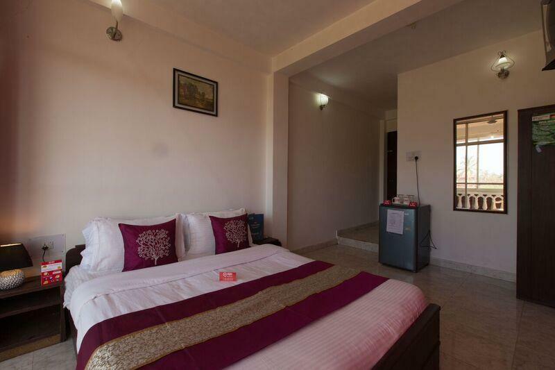 La Vaiencia Beach Resort, Morjim Exterior photo